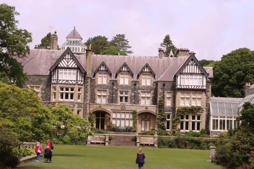 Garn Lodge Нютаун Екстериор снимка