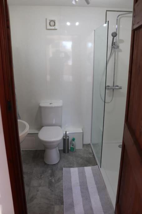 Garn Lodge Нютаун Екстериор снимка