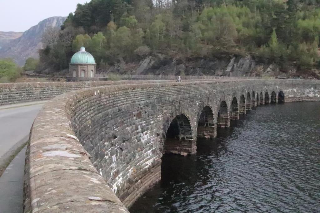 Garn Lodge Нютаун Екстериор снимка